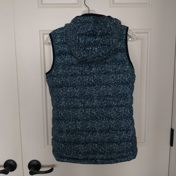 Women's Lole size XS ultra-light weight, packable vest with sac - like new - Picture 9 of 16